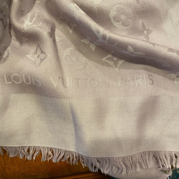 Authentic Louis Vuitton Monogram Scarf - Picture 9 of 14